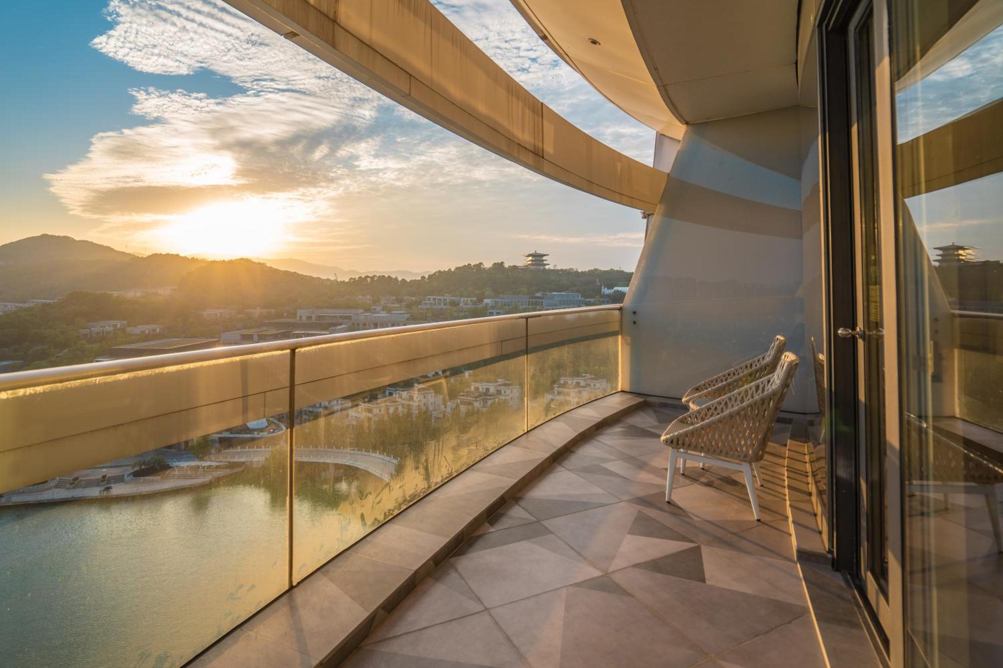Sheraton Huzhou Taihu Lake Hot Spring Resort & Spa Dış mekan fotoğraf